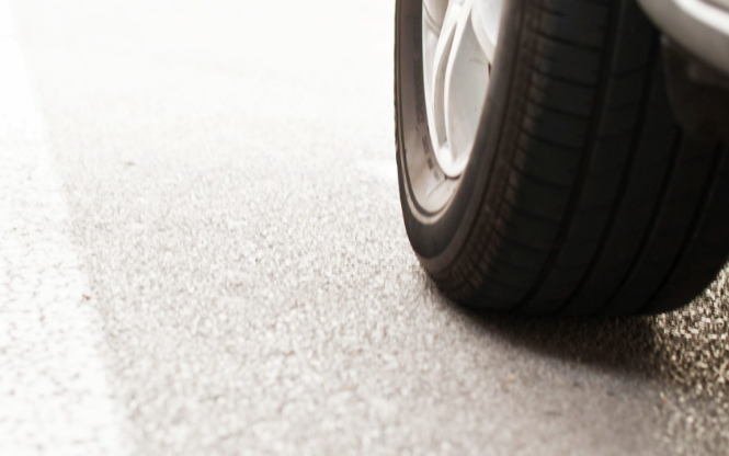5 Steps To Take In Order To Remove Tire Shine From Your Concrete Driveway In Del Mar